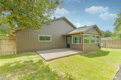 416 Rolling Hills Drive, Panorama Village, TX 77304 - Photo 35