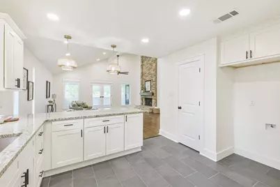 416 Rolling Hills Drive, Panorama Village, TX 77304 - Photo 15