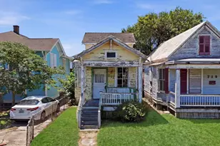 717 and 719 Sealy St, Galveston, TX 77550 - Photo 3