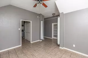 7856 Buttercup Ln, Beaumont, TX 77713 - Photo 9