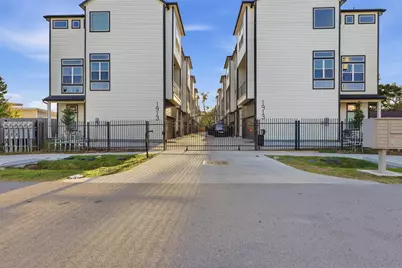 1913 Hoskins Drive #H, Houston, TX 77080 - Photo 37