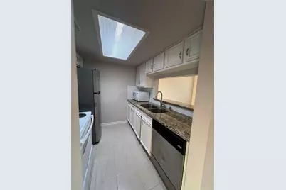 14333 Memorial Drive #31, Houston, TX 77079 - Photo 5