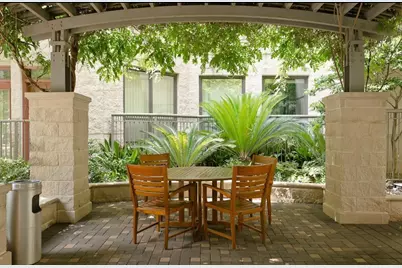 1901 Post Oak Boulevard #2112, Houston, TX 77056 - Photo 11