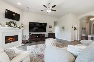 4042 Shackleton Ct, Iowa Colony, TX 77583 - Photo 9