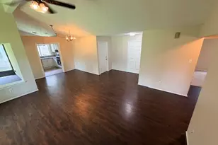 3307 S Peach Hollow Cir, Pearland, TX 77584 - Photo 13