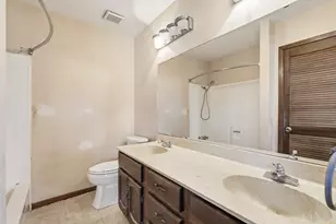 10615 Brinwood Dr, Houston, TX 77043 - Photo 13