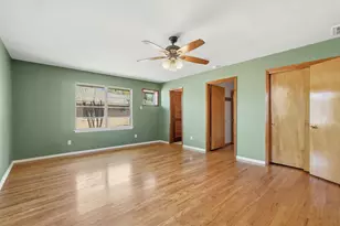 10615 Brinwood Dr, Houston, TX 77043 - Photo 11