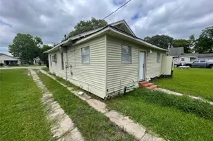 2010 13th St, Port Arthur, TX 77640 - Photo 3