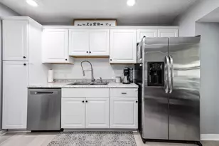 11335 Meadow Joy Dr, Houston, TX 77089 - Photo 9