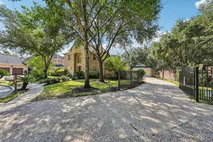 13331 Brentonwood Ln, Houston, TX 77077 - Photo 41