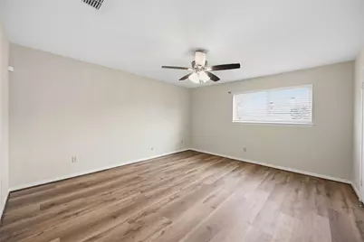 10336 Briar Forest Drive, Houston, TX 77042 - Photo 11