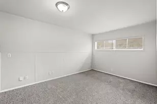 6314 Crestville St, Houston, TX 77033 - Photo 7