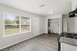 6314 Crestville St, Houston, TX 77033 - Photo 5