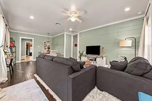 605 N Robinson Ave, Kerrville, TX 78028 - Photo 5