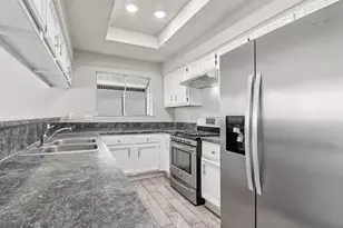 11306 Bayou Pl Ln, Houston, TX 77099 - Photo 5