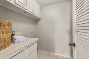 14655 Champion Forest Dr, Houston, TX 77069 - Photo 25
