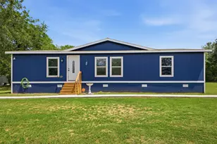 704 Riley St, Rockdale, TX 76567 - Photo 1