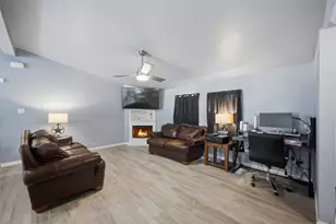 704 Riley St, Rockdale, TX 76567 - Photo 3