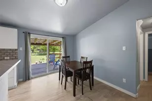 704 Riley St, Rockdale, TX 76567 - Photo 5