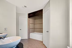 4911 Meadowood Cir, Baytown, TX 77521 - Photo 15