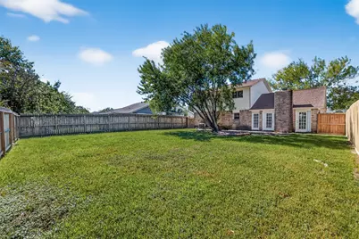 4911 Meadowood Circle, Baytown, TX 77521 - Photo 17