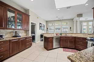 115 Island Breeze Cir, League City, TX 77573 - Photo 19