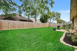 115 Island Breeze Cir, League City, TX 77573 - Photo 31
