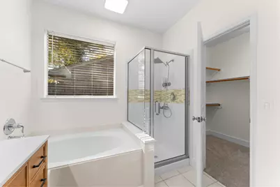 135 S Hollylaurel Circle, The Woodlands, TX 77382 - Photo 13