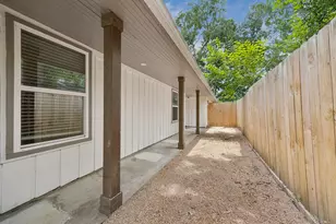 1919 Ashford Hollow Ln, Houston, TX 77077 - Photo 25