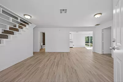 170 Walter Drive, Cleveland, TX 77328 - Photo 9