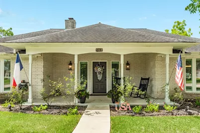 102 Buttercup Street, Lake Jackson, TX 77566 - Photo 1
