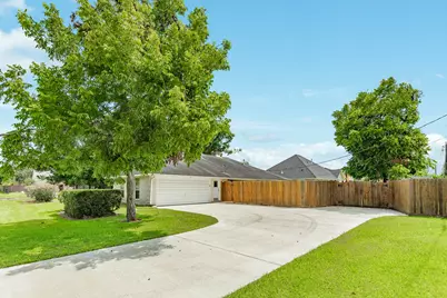102 Buttercup Street, Lake Jackson, TX 77566 - Photo 25