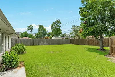 102 Buttercup Street, Lake Jackson, TX 77566 - Photo 27