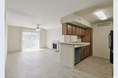 12905 Woodforest Bl #704, Houston, TX 77015 - Photo 7
