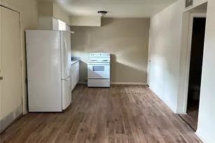 201 Sands St, Angleton, TX 77515 - Photo 5