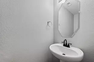 2050 Bravos Manor Ln, Fresno, TX 77545 - Photo 7