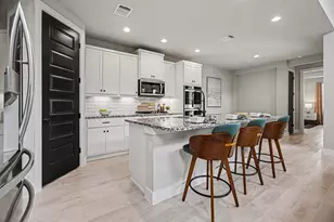 94 Dorado Dr, Friendswood, TX 77546 - Photo 5