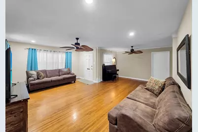 970 Evergreen Lane, Beaumont, TX 77706 - Photo 5