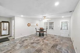 970 Evergreen Ln, Beaumont, TX 77706 - Photo 9
