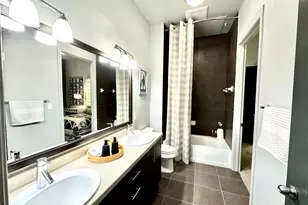2525 McCue St Rd, Houston, TX 77056 - Photo 5