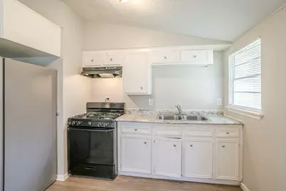 7828 Homewood Lane, Houston, TX 77028 - Photo 15