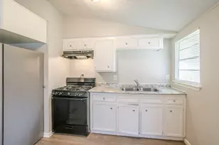 7828 Homewood Ln, Houston, TX 77028 - Photo 15