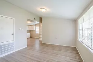 7828 Homewood Ln, Houston, TX 77028 - Photo 9