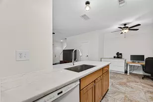 9850 Pagewood Ln, Houston, TX 77042 - Photo 19