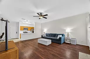 9850 Pagewood Ln, Houston, TX 77042 - Photo 11