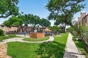 9850 Pagewood Ln, Houston, TX 77042 - Photo 5