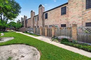 9850 Pagewood Ln, Houston, TX 77042 - Photo 3