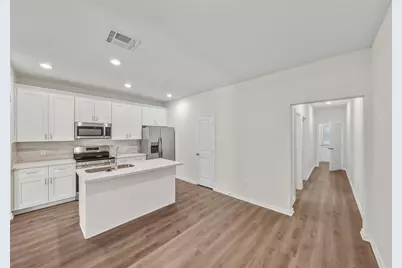 714 W Dallas Street, Conroe, TX 77301 - Photo 9