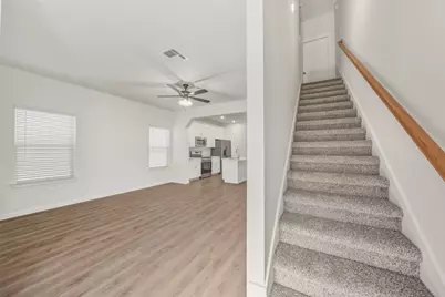 714 W Dallas Street, Conroe, TX 77301 - Photo 3