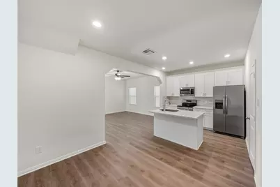 714 W Dallas Street, Conroe, TX 77301 - Photo 11